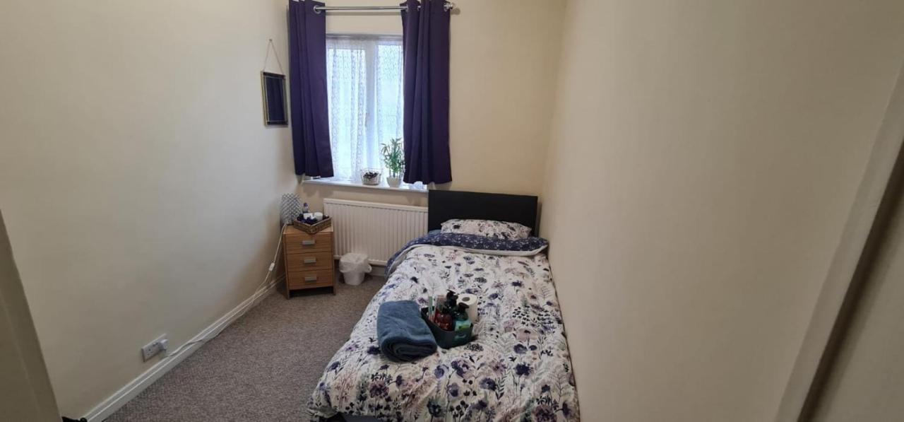 Move Inn Estates - Multiple Rooms Londres Extérieur photo