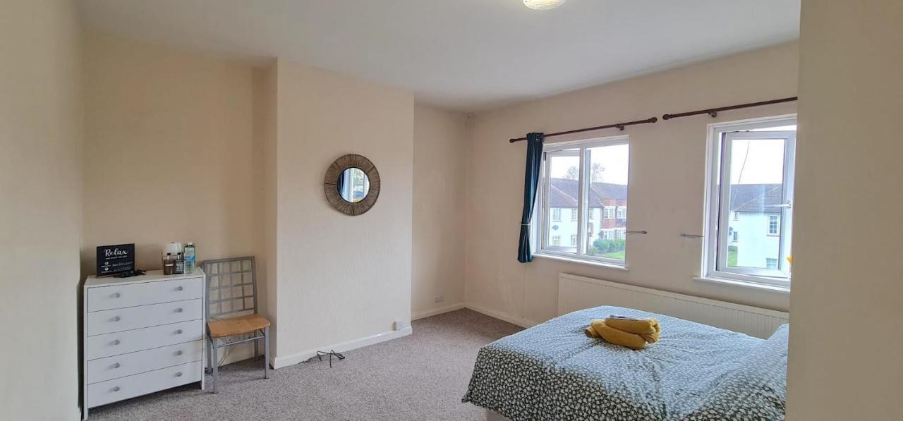 Move Inn Estates - Multiple Rooms Londres Extérieur photo