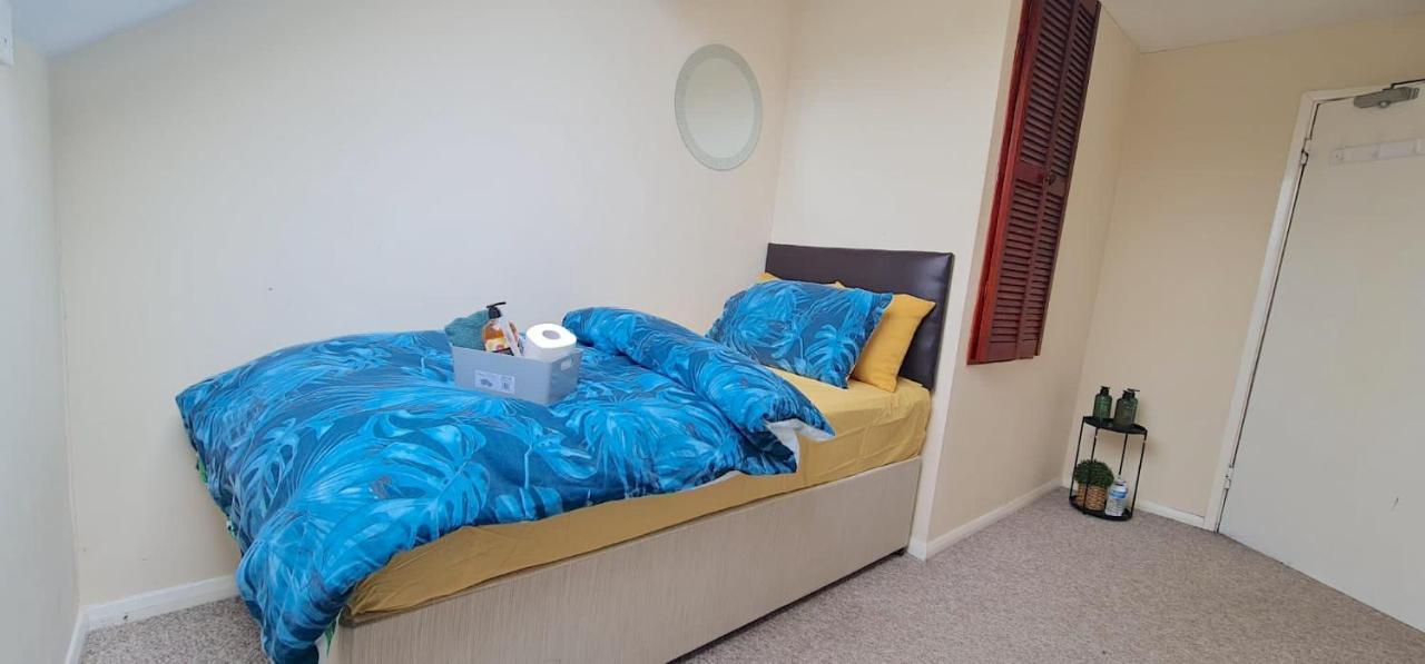 Move Inn Estates - Multiple Rooms Londres Extérieur photo