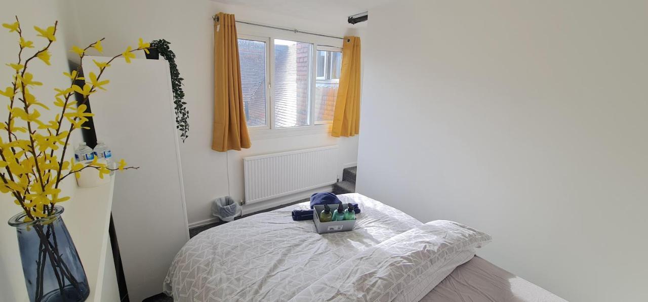 Move Inn Estates - Multiple Rooms Londres Extérieur photo